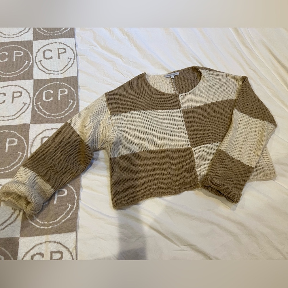 Miss Sparkling chunky checkered tan and white sweater